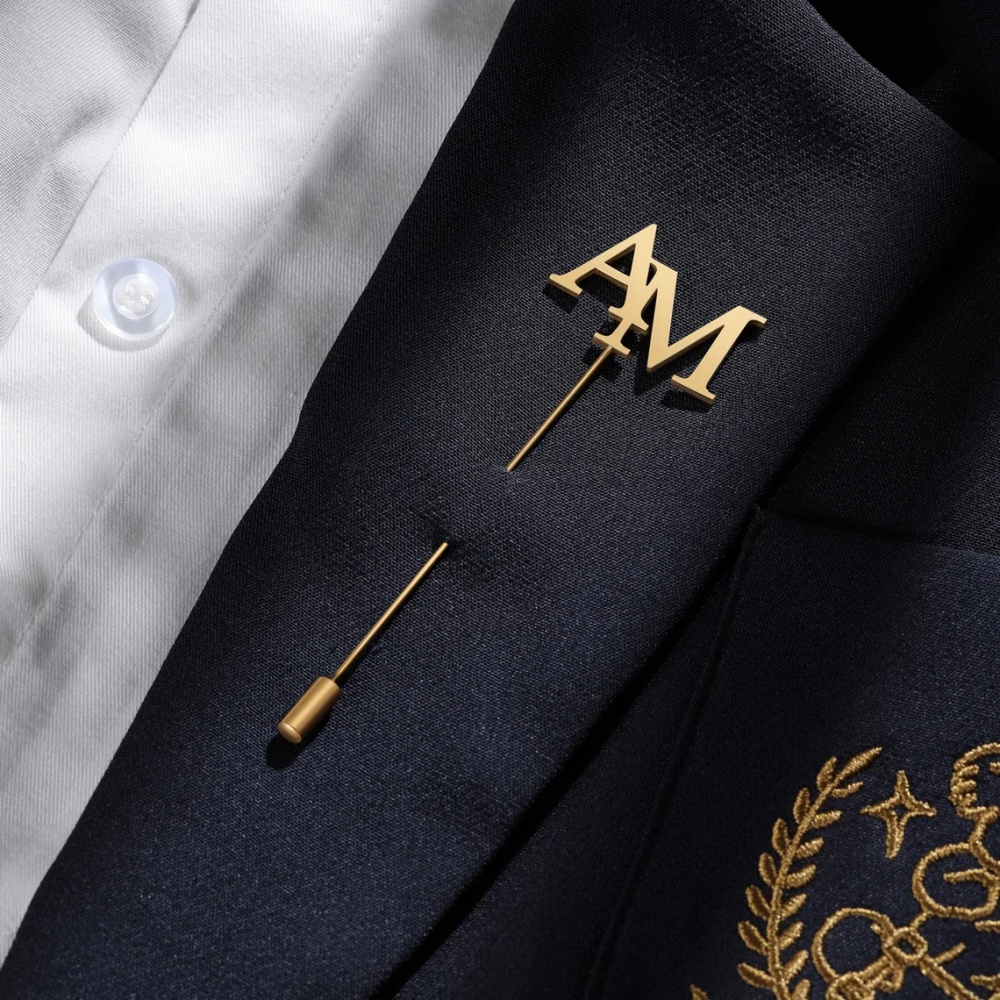 Tuxedo Lapel Pin - Personalisierte Brosche mit Initialen für Herren,