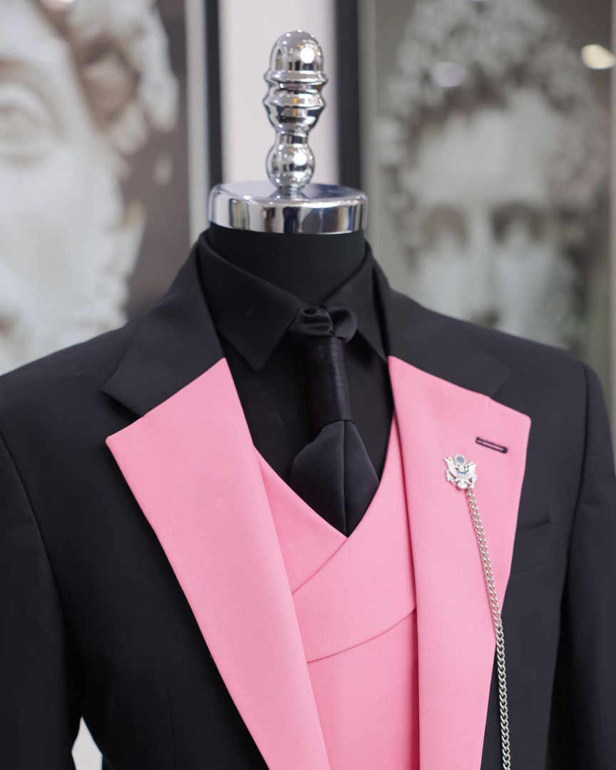 Luxuriöser Schwarz-Rosa Herren – Men Formal Wear Shop Bewertung und Preis