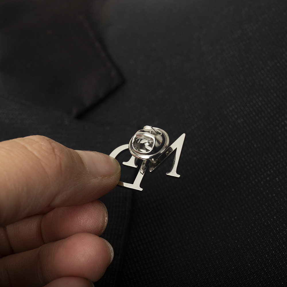 Tangula individuelle Initialen – Tuxedo Lapel Pin Bewertung und Preis